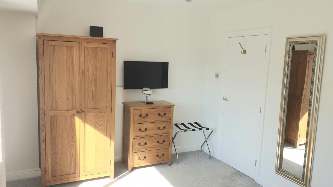 Large Modern Self Contained Apartment In Lymington Zewnętrze zdjęcie