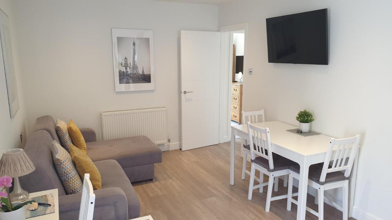 Large Modern Self Contained Apartment In Lymington Zewnętrze zdjęcie